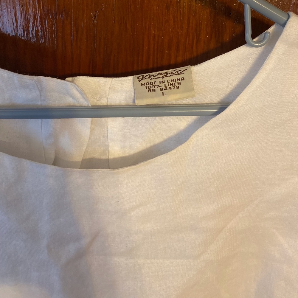back button closure blouse - Picture 5 of 7